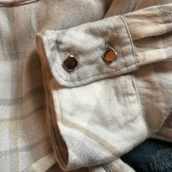 White House Black Market blouse. Size 6 - Picture 4 of 7